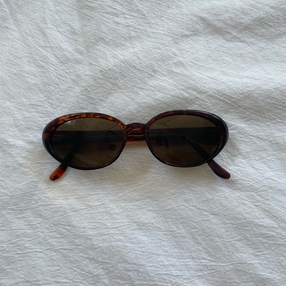 Accessories - Tortoiseshell Oval Sunglasses - Brown Lenses